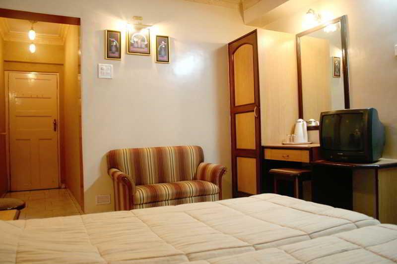 Hotel Manama Mumbai Exterior photo