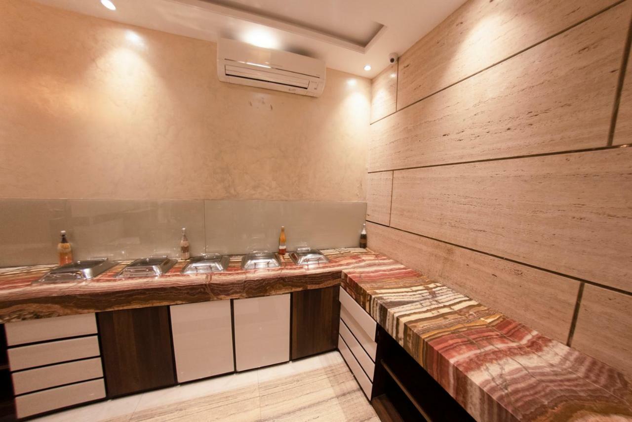 Hotel Manama Mumbai Exterior photo