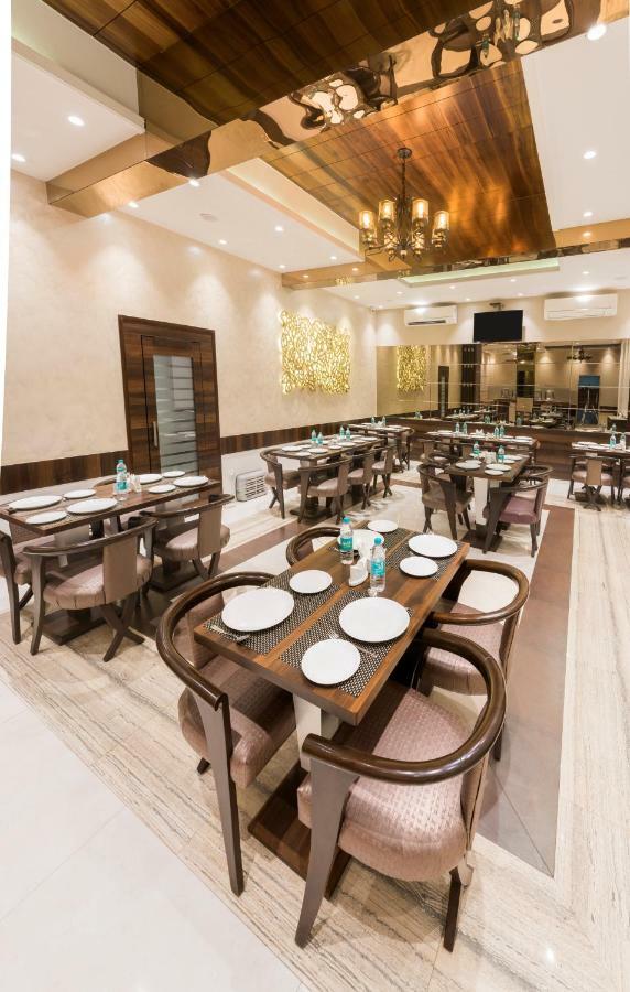 Hotel Manama Mumbai Exterior photo