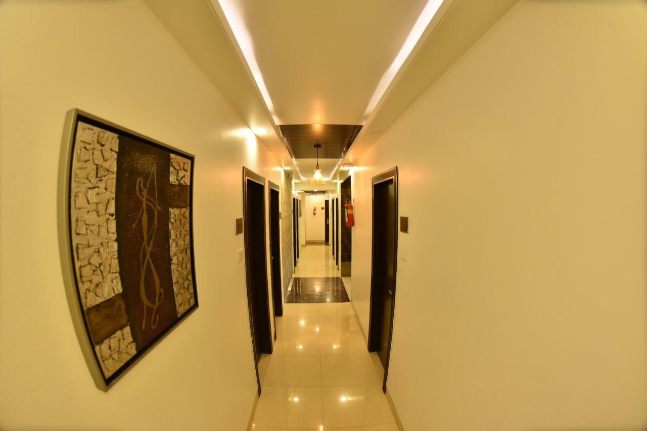 Hotel Manama Mumbai Exterior photo