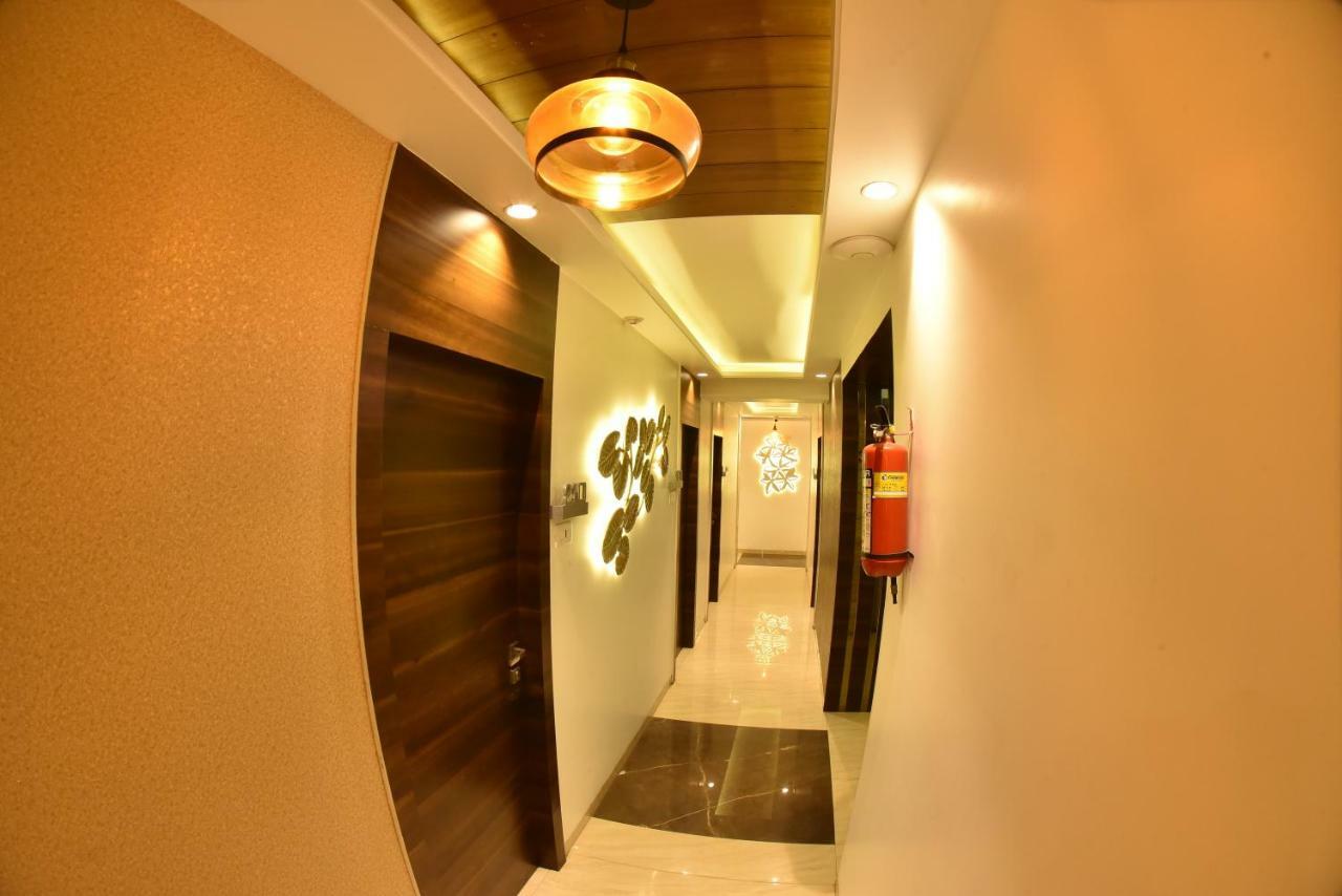 Hotel Manama Mumbai Exterior photo