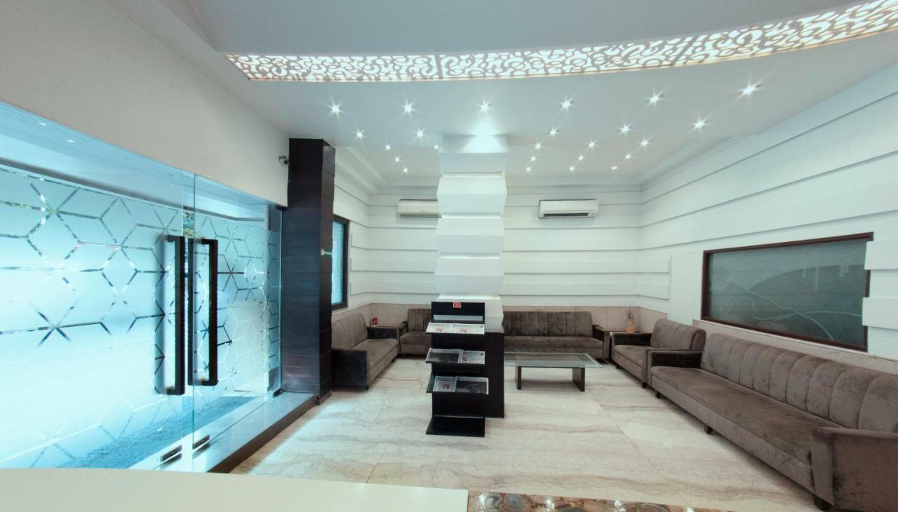 Hotel Manama Mumbai Exterior photo