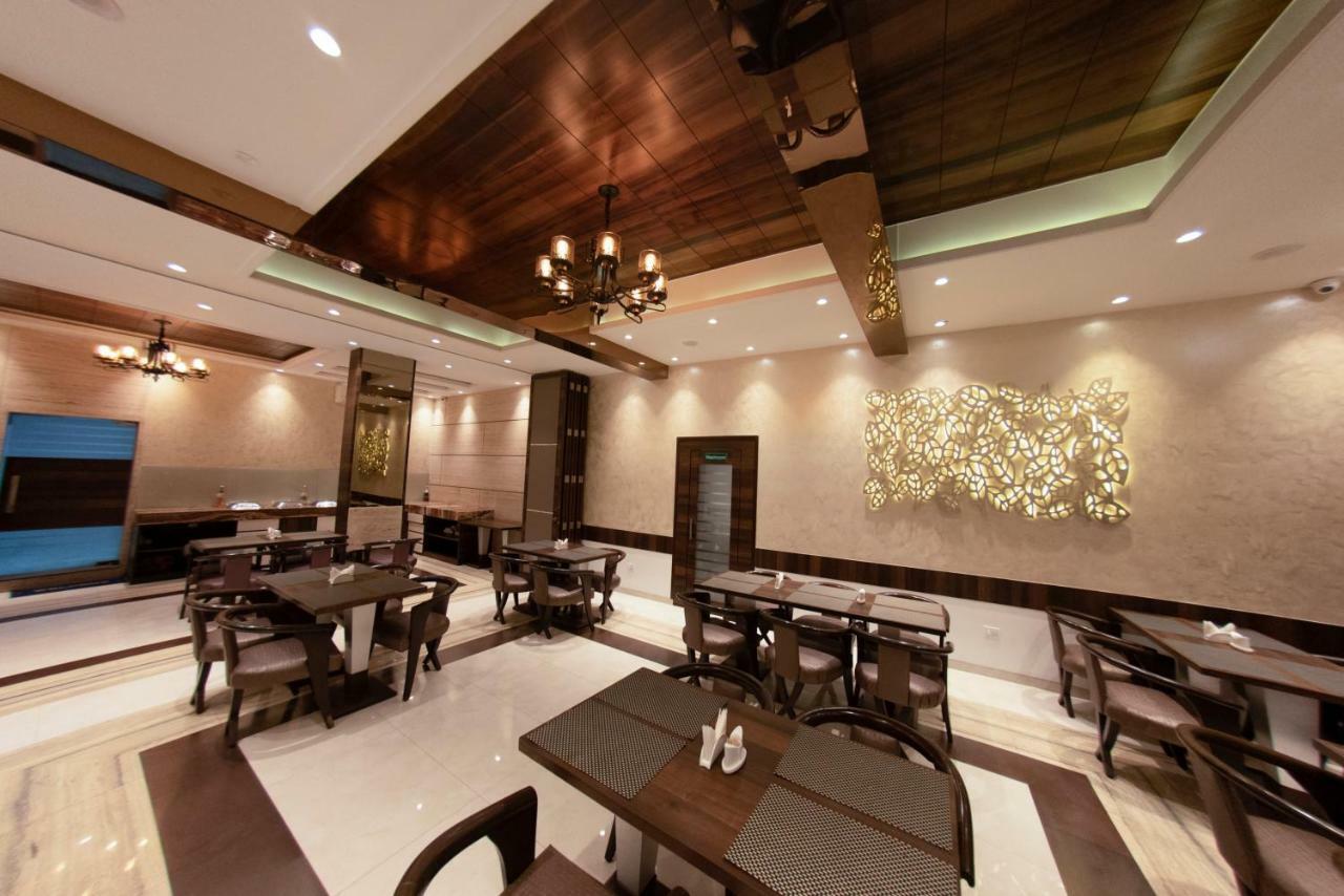Hotel Manama Mumbai Exterior photo