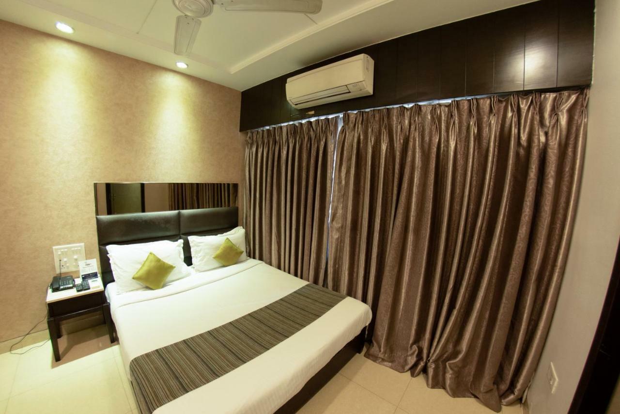 Hotel Manama Mumbai Exterior photo