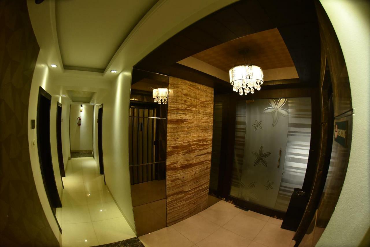 Hotel Manama Mumbai Exterior photo