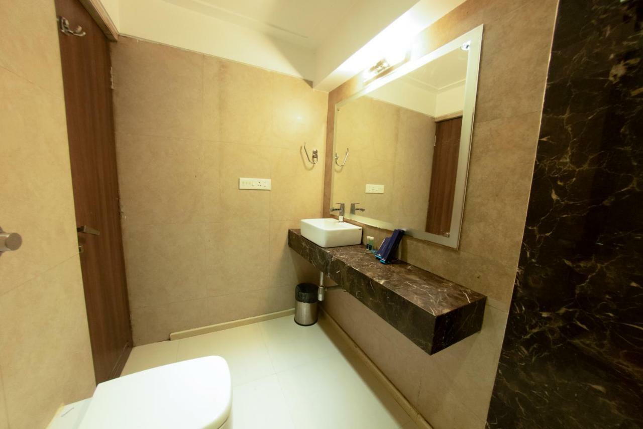 Hotel Manama Mumbai Exterior photo
