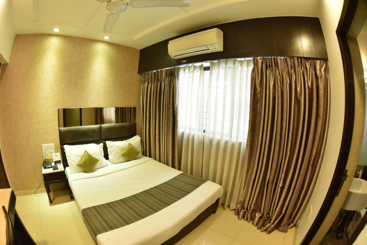 Hotel Manama Mumbai Exterior photo