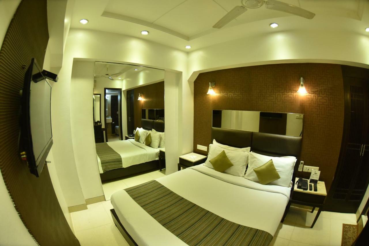 Hotel Manama Mumbai Exterior photo