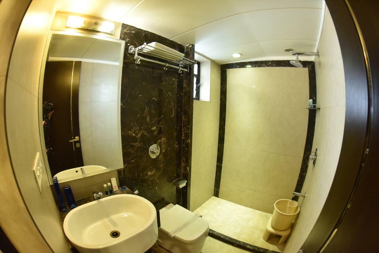 Hotel Manama Mumbai Exterior photo